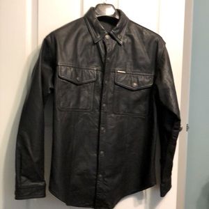 HD- Men’s soft black leather jacket size medium. Worn but like new.